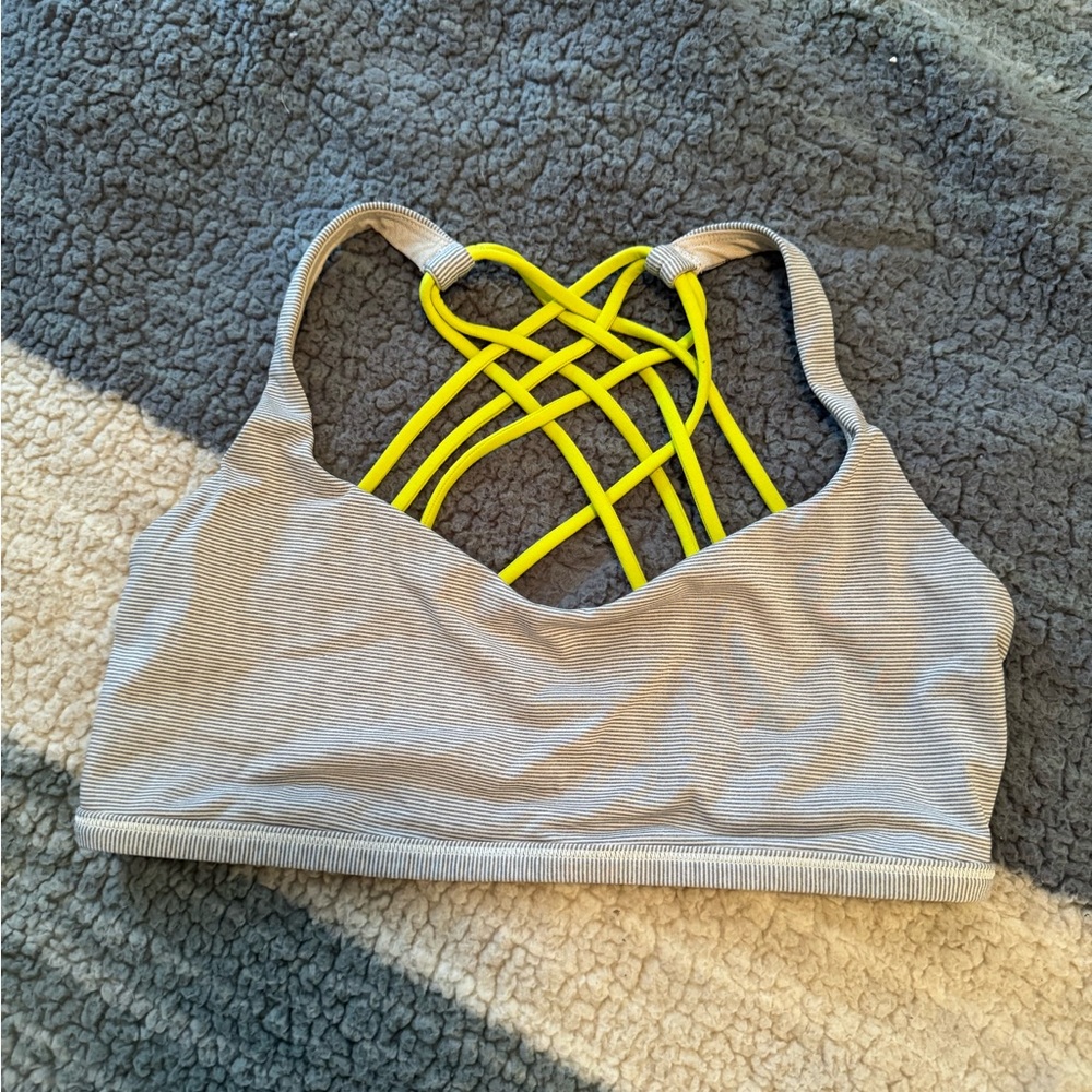 Lululemon Free to Be Bra